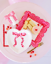 STRIPED EDGE SCALLOPED SQUARE PLATE
