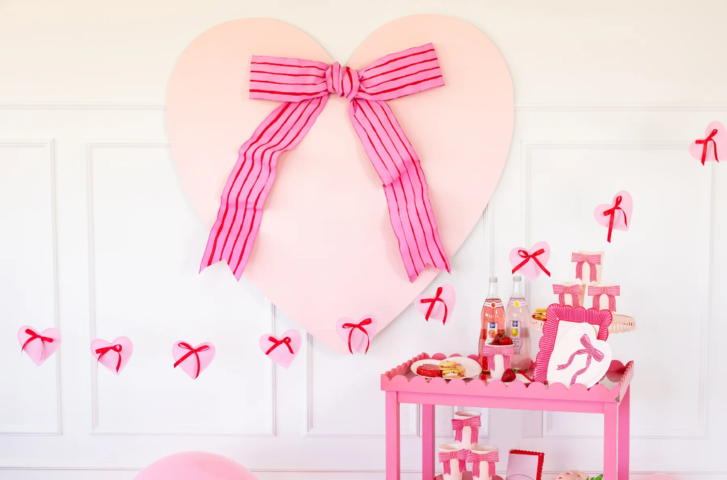 FELT HEART BANNER